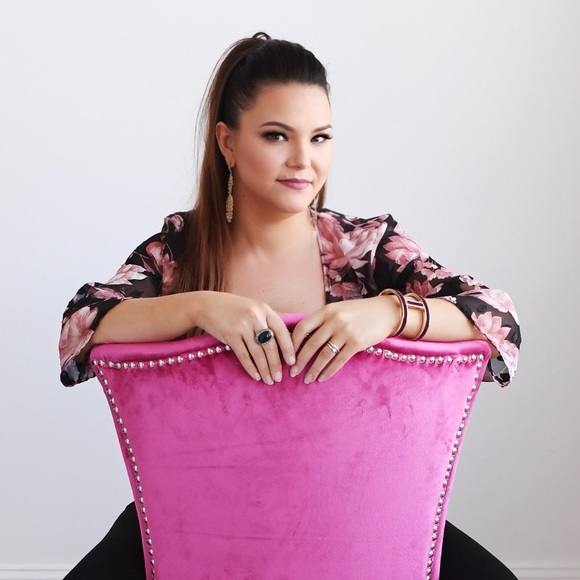 Meet your Posher, Kelly (and Presley) - Picture 2 of 12